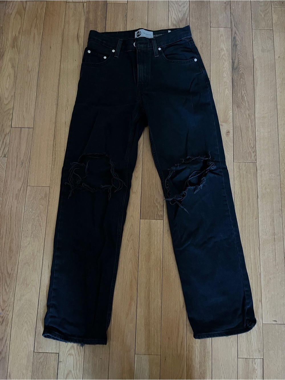 Levi’s 90s Black Distressed Knee Jeans - Classic Straight Fit